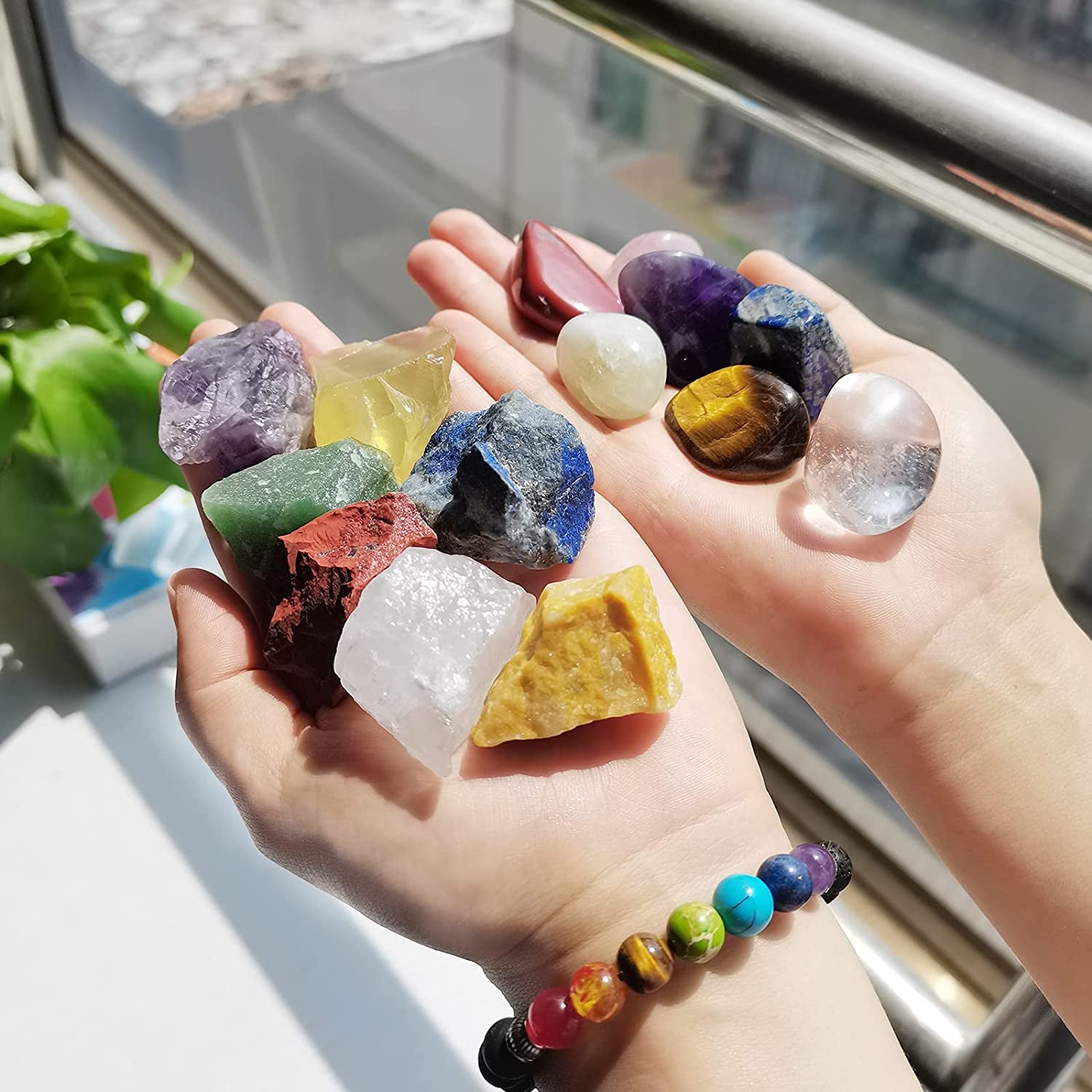 19Pcs Healing Crystals Stones Set Real Energy Crystals for Beginners, 7 Raw and 7 Tumbled Spiritual Chakra Stones, 1 Selenite Crystal, 1 Clear Crystal Column, 1 Lava Bracelet, 2 Agate Necklace